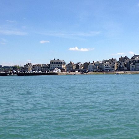 Apt Duplex Ou Plain Pied Tout Confort Plein Centre Ville Bayeux Proche Commerces, Restaurants, Avec Terrasse Privative Ou Jardin Commun Amenage Clos, Parking Gratuit A Proximite, Proche Plages Du Debarquement Eksteriør billede