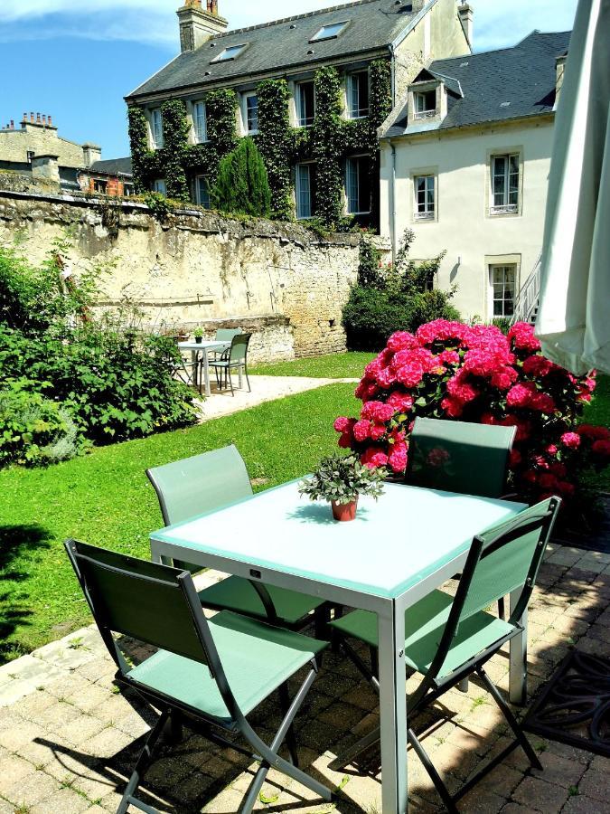Apt Duplex Ou Plain Pied Tout Confort Plein Centre Ville Bayeux Proche Commerces, Restaurants, Avec Terrasse Privative Ou Jardin Commun Amenage Clos, Parking Gratuit A Proximite, Proche Plages Du Debarquement Eksteriør billede