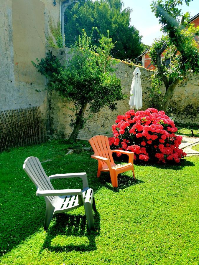 Apt Duplex Ou Plain Pied Tout Confort Plein Centre Ville Bayeux Proche Commerces, Restaurants, Avec Terrasse Privative Ou Jardin Commun Amenage Clos, Parking Gratuit A Proximite, Proche Plages Du Debarquement Eksteriør billede
