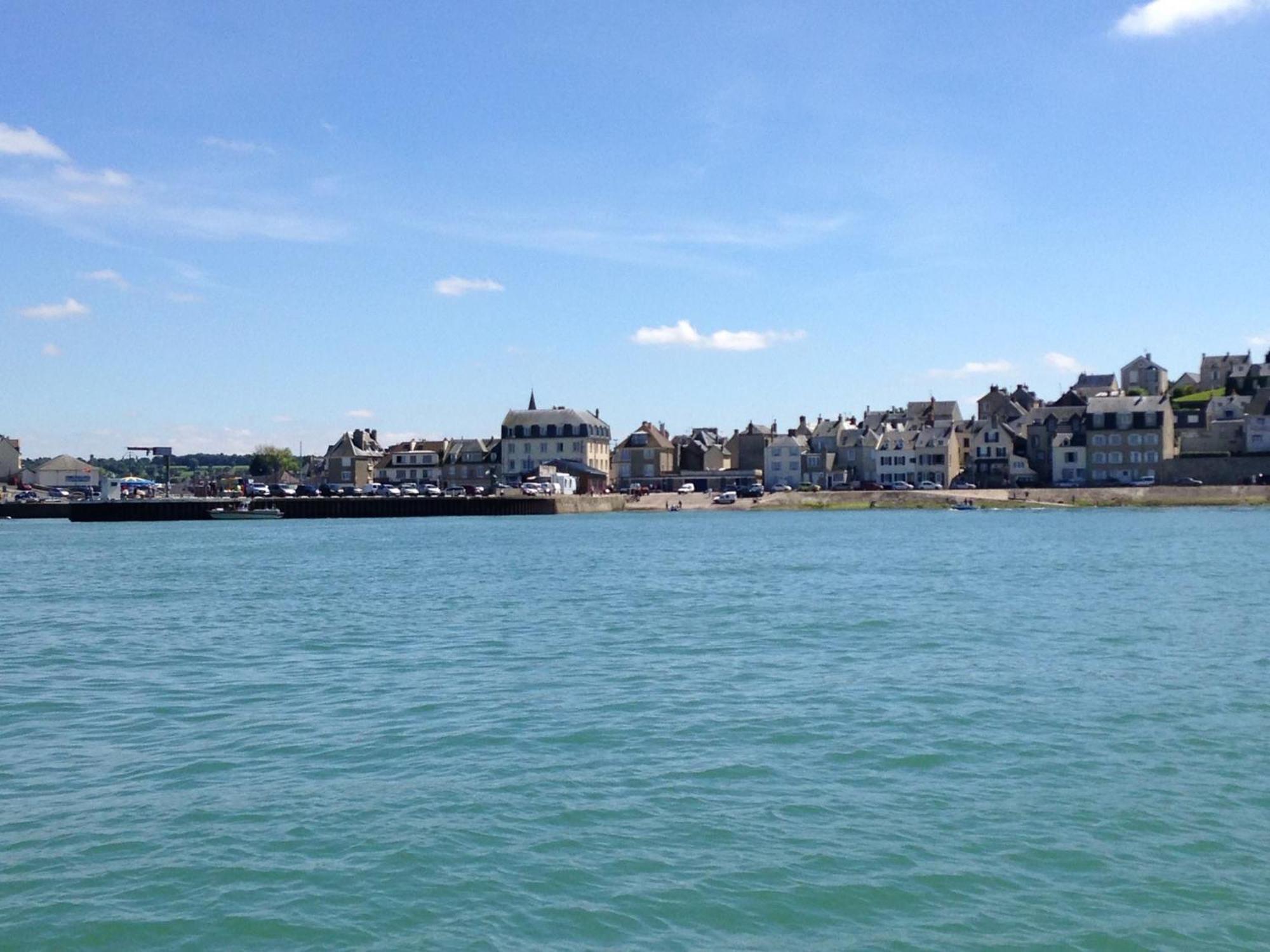 Apt Duplex Ou Plain Pied Tout Confort Plein Centre Ville Bayeux Proche Commerces, Restaurants, Avec Terrasse Privative Ou Jardin Commun Amenage Clos, Parking Gratuit A Proximite, Proche Plages Du Debarquement Eksteriør billede
