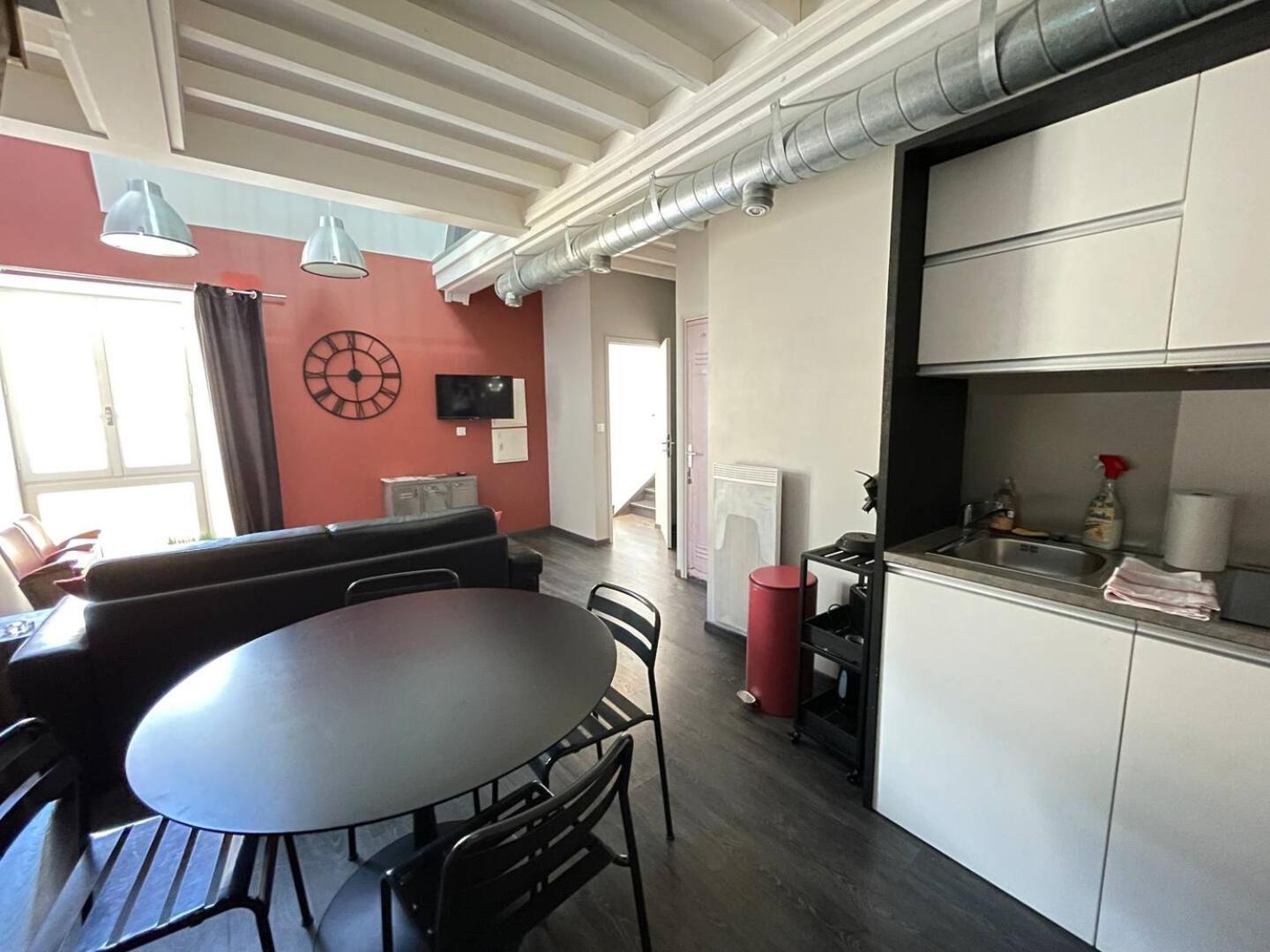 Apt Duplex Ou Plain Pied Tout Confort Plein Centre Ville Bayeux Proche Commerces, Restaurants, Avec Terrasse Privative Ou Jardin Commun Amenage Clos, Parking Gratuit A Proximite, Proche Plages Du Debarquement Eksteriør billede
