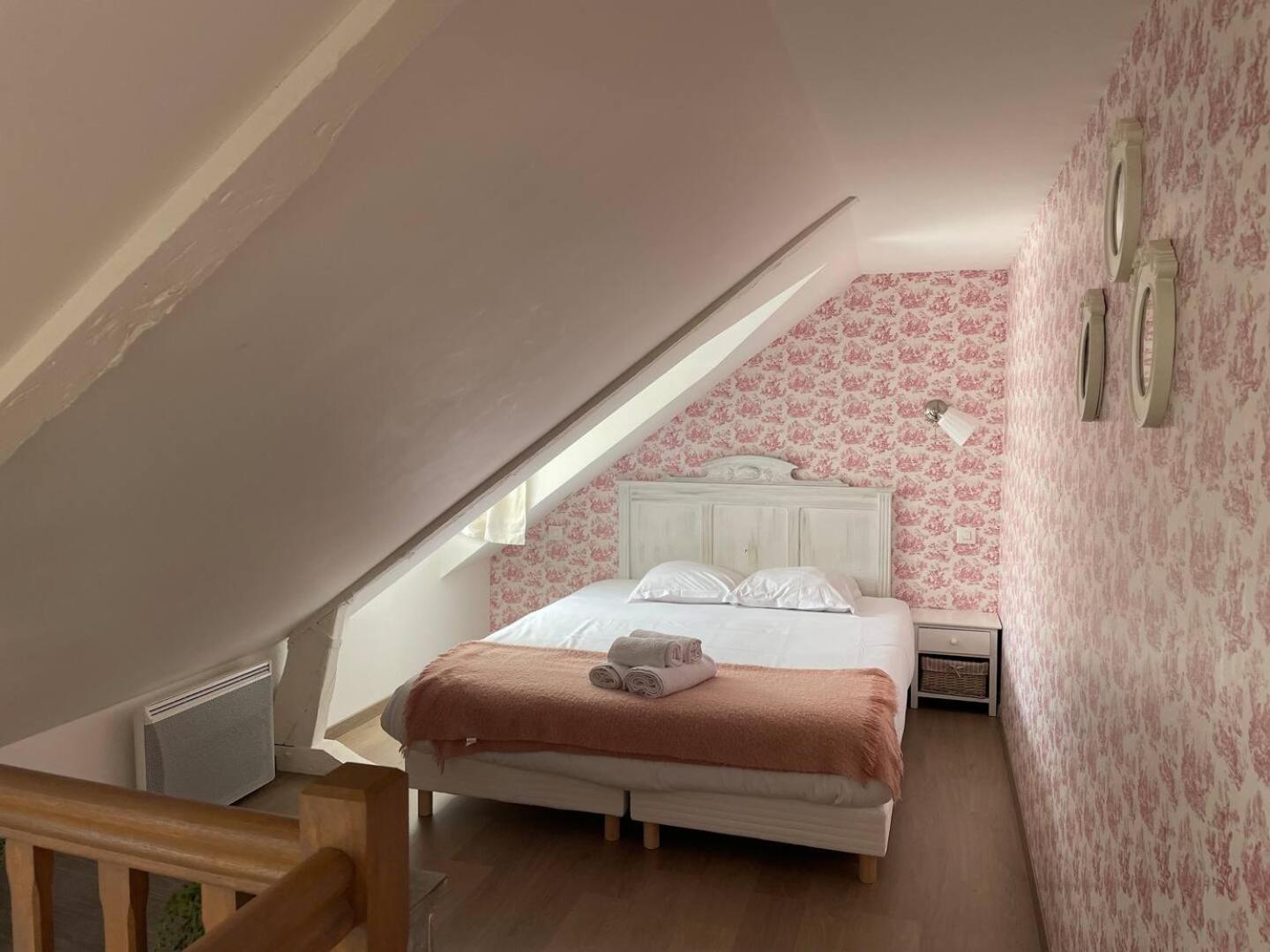Apt Duplex Ou Plain Pied Tout Confort Plein Centre Ville Bayeux Proche Commerces, Restaurants, Avec Terrasse Privative Ou Jardin Commun Amenage Clos, Parking Gratuit A Proximite, Proche Plages Du Debarquement Eksteriør billede