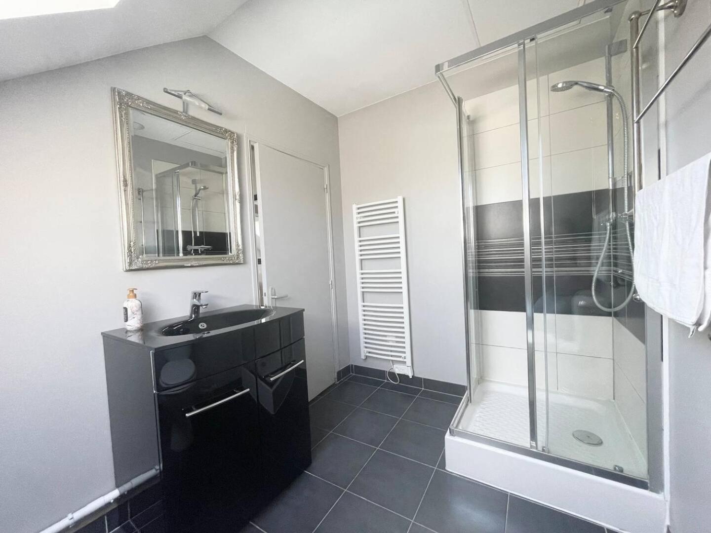 Apt Duplex Ou Plain Pied Tout Confort Plein Centre Ville Bayeux Proche Commerces, Restaurants, Avec Terrasse Privative Ou Jardin Commun Amenage Clos, Parking Gratuit A Proximite, Proche Plages Du Debarquement Eksteriør billede