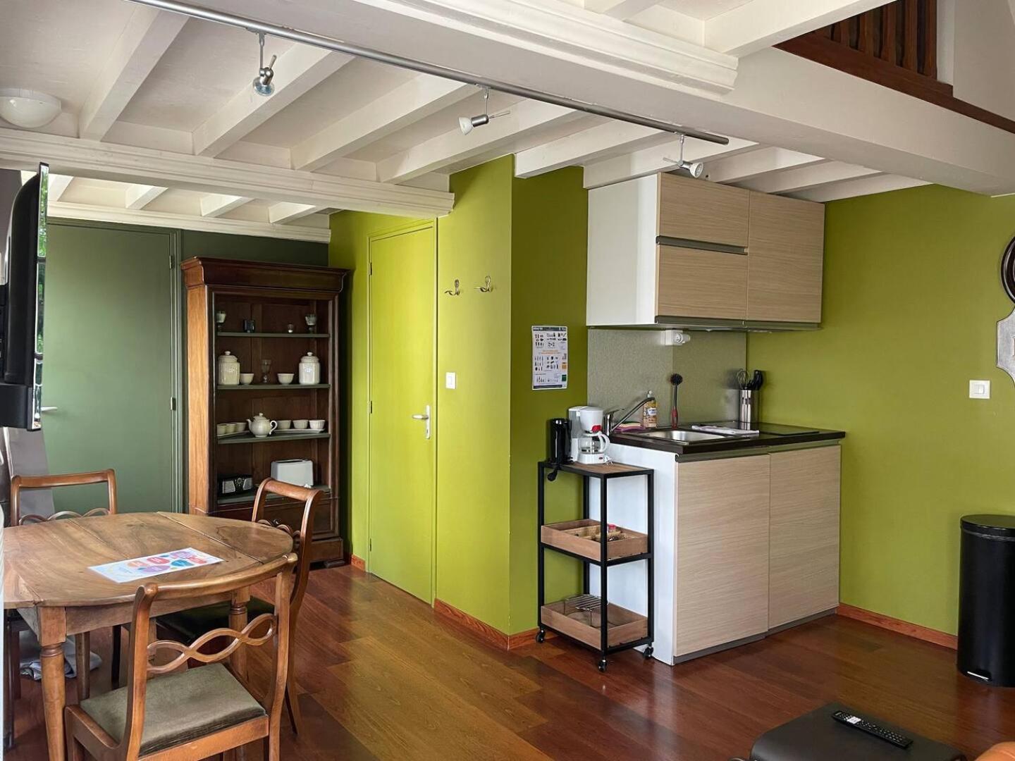 Apt Duplex Ou Plain Pied Tout Confort Plein Centre Ville Bayeux Proche Commerces, Restaurants, Avec Terrasse Privative Ou Jardin Commun Amenage Clos, Parking Gratuit A Proximite, Proche Plages Du Debarquement Eksteriør billede