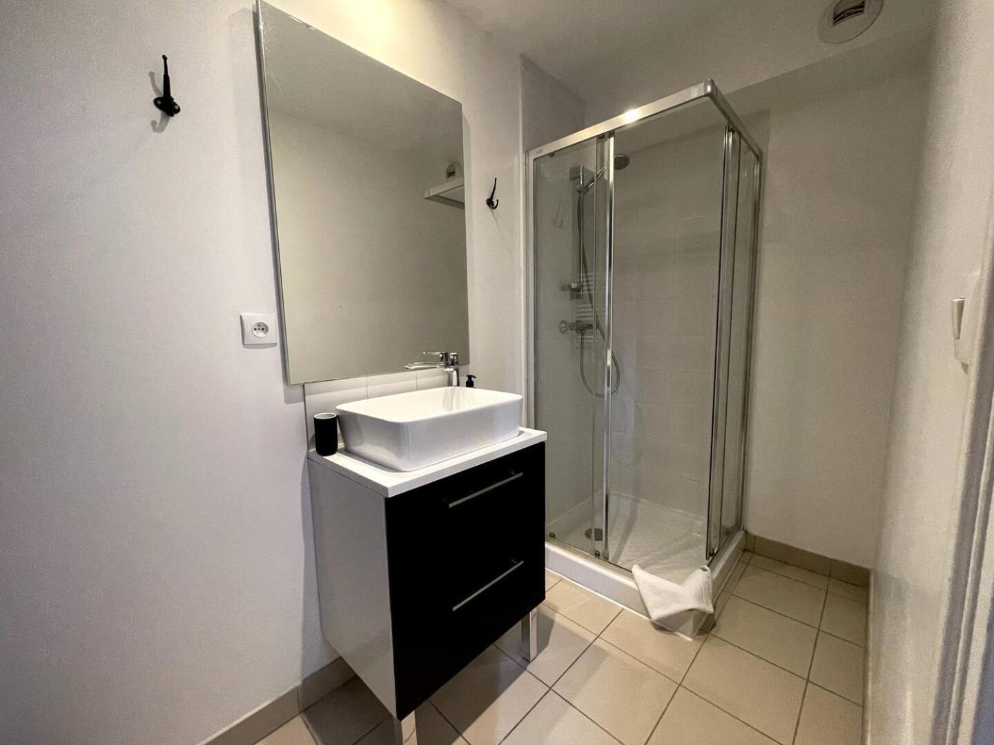 Apt Duplex Ou Plain Pied Tout Confort Plein Centre Ville Bayeux Proche Commerces, Restaurants, Avec Terrasse Privative Ou Jardin Commun Amenage Clos, Parking Gratuit A Proximite, Proche Plages Du Debarquement Eksteriør billede
