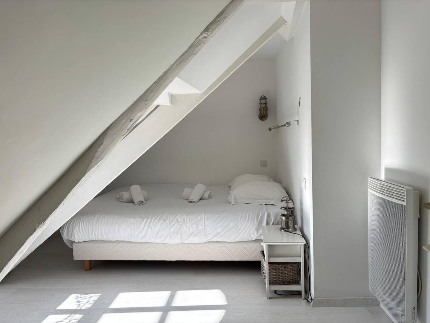 Apt Duplex Ou Plain Pied Tout Confort Plein Centre Ville Bayeux Proche Commerces, Restaurants, Avec Terrasse Privative Ou Jardin Commun Amenage Clos, Parking Gratuit A Proximite, Proche Plages Du Debarquement Eksteriør billede