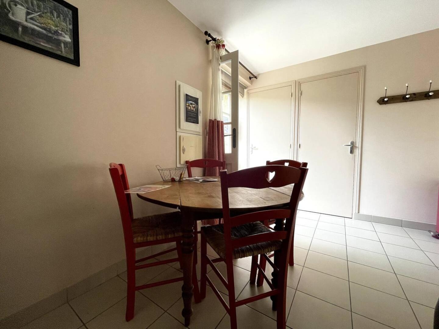Apt Duplex Ou Plain Pied Tout Confort Plein Centre Ville Bayeux Proche Commerces, Restaurants, Avec Terrasse Privative Ou Jardin Commun Amenage Clos, Parking Gratuit A Proximite, Proche Plages Du Debarquement Eksteriør billede