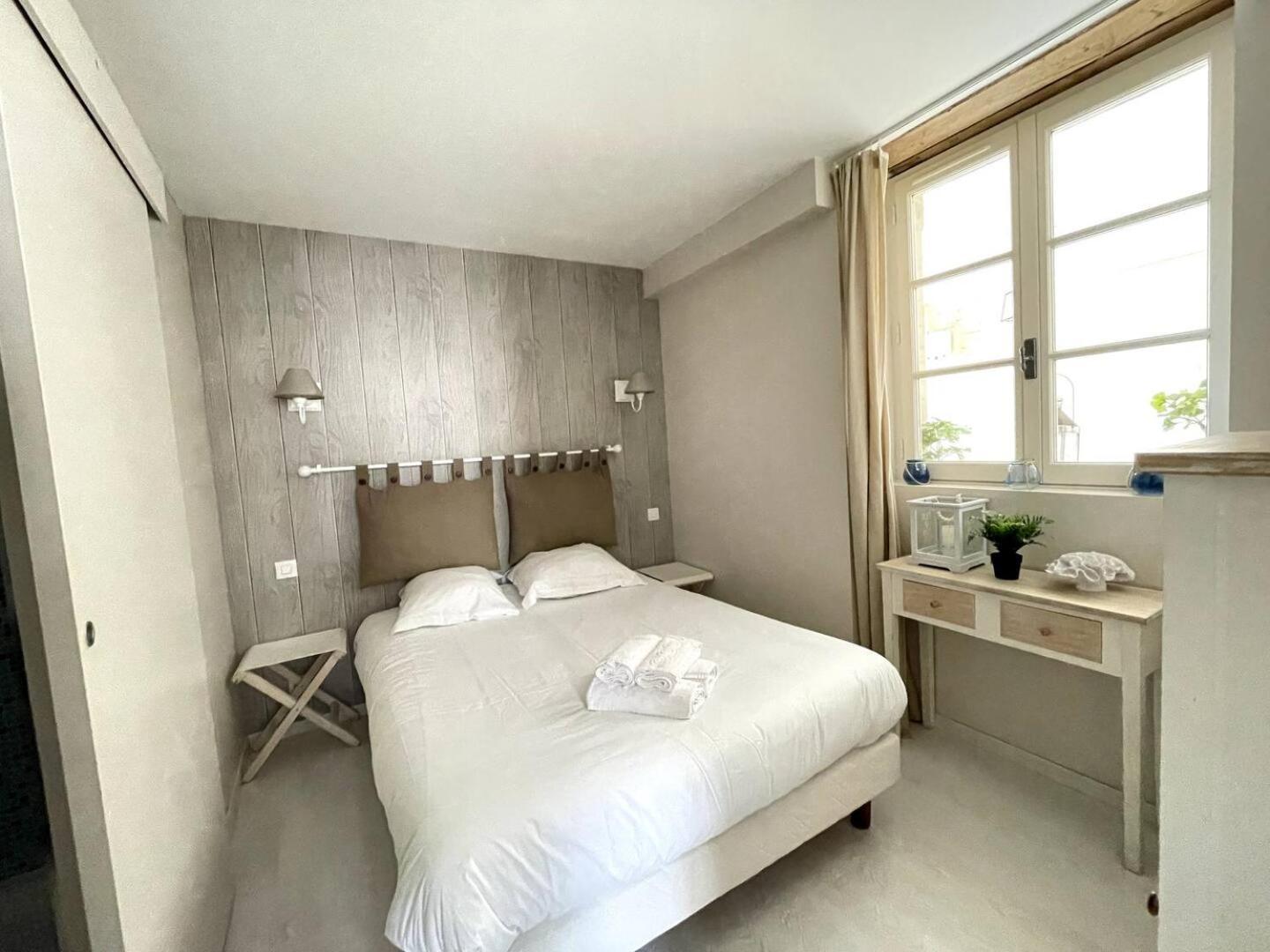 Apt Duplex Ou Plain Pied Tout Confort Plein Centre Ville Bayeux Proche Commerces, Restaurants, Avec Terrasse Privative Ou Jardin Commun Amenage Clos, Parking Gratuit A Proximite, Proche Plages Du Debarquement Eksteriør billede