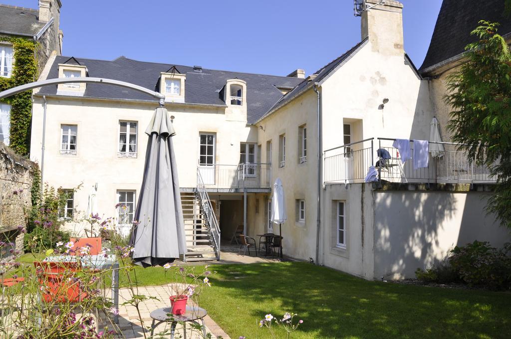 Apt Duplex Ou Plain Pied Tout Confort Plein Centre Ville Bayeux Proche Commerces, Restaurants, Avec Terrasse Privative Ou Jardin Commun Amenage Clos, Parking Gratuit A Proximite, Proche Plages Du Debarquement Værelse billede